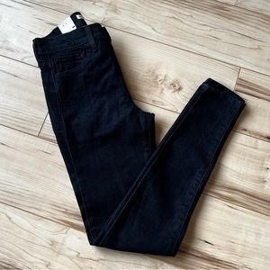 *NWT* Levi’s High Rise Super Skinny Jeans